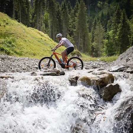 H21 - Modernes 145qm, 4sz, Wellnessbereich Mit Sauna Und Dachterrasse Mit Panoramablick, Kühlen Und Heizen Mit Geothermie Ferienhaus *