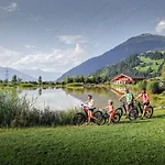 H21 - Modernes 145qm, 4sz, Wellnessbereich Mit Sauna Und Dachterrasse Mit Panoramablick, Kuehlen Und Heizen Mit Geothermie بيت للعطل *