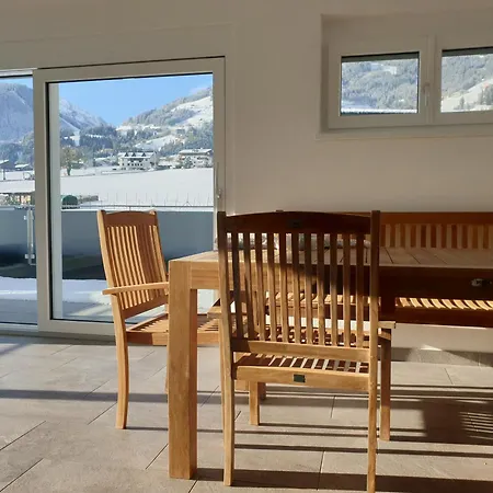 H21 - Modernes 145qm, 4sz, Wellnessbereich Mit Sauna Und Dachterrasse Mit Panoramablick, Kuehlen Und Heizen Mit Geothermie בית נופש *