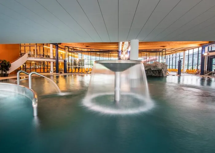 H21 - Modernes 145qm, 4sz, Wellnessbereich Mit Sauna Und Dachterrasse Mit Panoramablick, Kuehlen Und Heizen Mit Geothermie פוגן