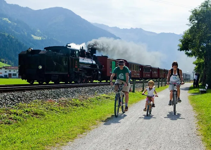 H21 - Modernes 145qm, 4sz, Wellnessbereich Mit Sauna Und Dachterrasse Mit Panoramablick, Kuehlen Und Heizen Mit Geothermie בית נופש