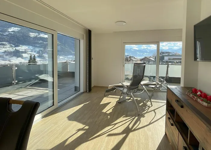 H21 - Modernes 145qm, 4sz, Wellnessbereich Mit Sauna Und Dachterrasse Mit Panoramablick, Kuehlen Und Heizen Mit Geothermie בית נופש *