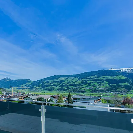Сasa de vacaciones H21 - Modernes 145qm, 4sz, Wellnessbereich Mit Sauna Und Dachterrasse Mit Panoramablick, Kuehlen Und Heizen Mit Geothermie Fügen